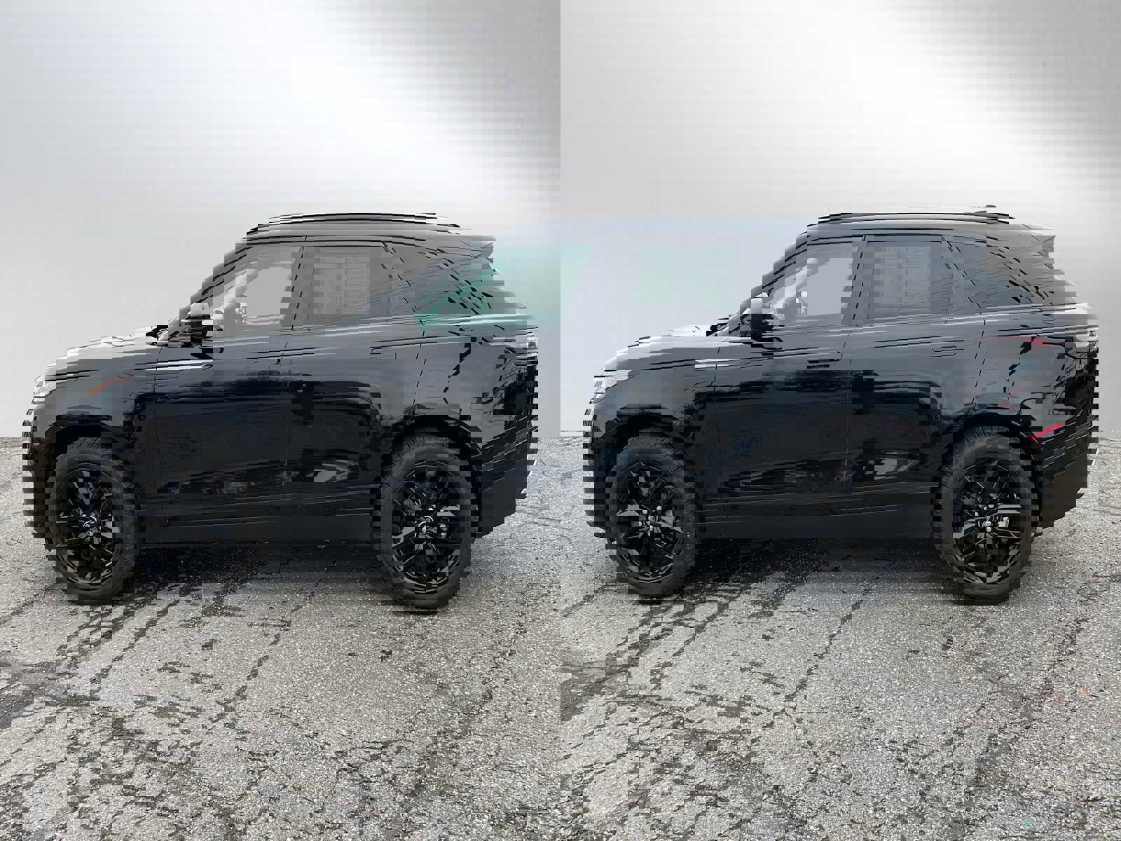 Used 2024 Land Rover Range Rover Velar S image 4