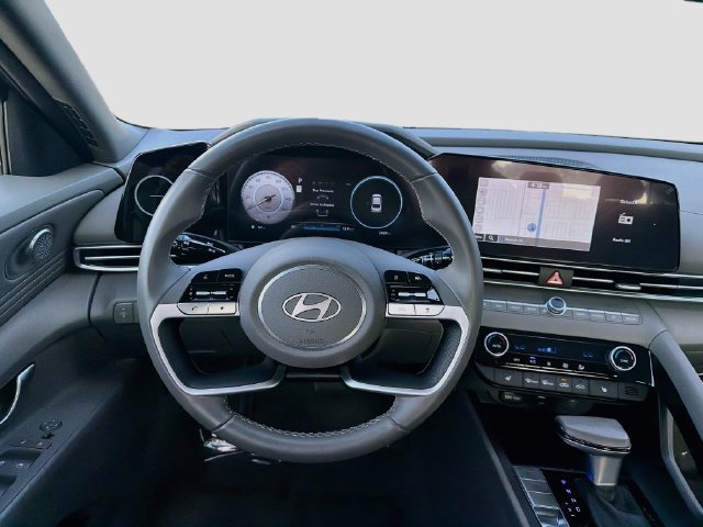 Certified 2025 Hyundai Elantra SEL FWD image 25