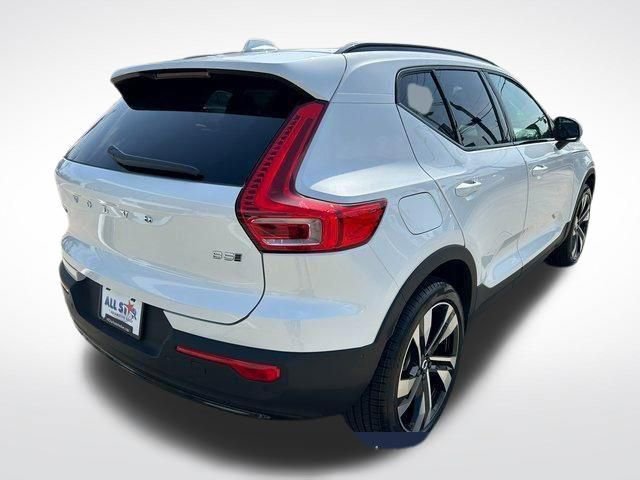 New 2025 Volvo XC40 B5 Ultra w/ Protection Package AWD/4WD image 8