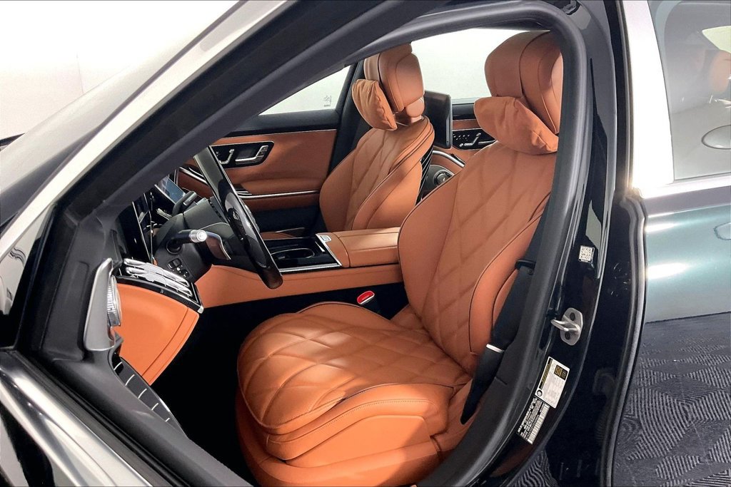 New 2026 Mercedes-Benz Maybach S 680 4MATIC image 9