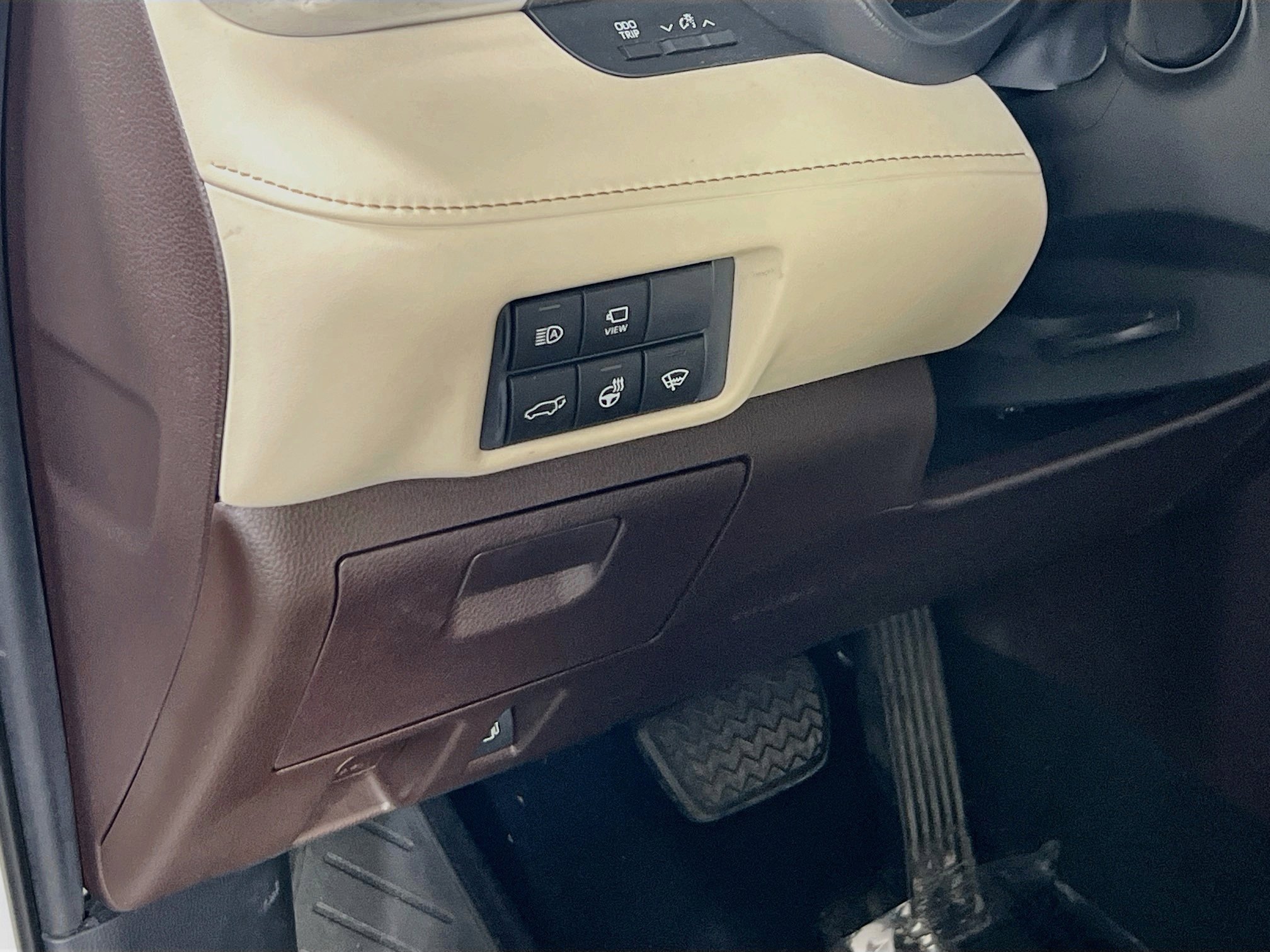 Used 2021 Toyota Highlander Platinum image 10