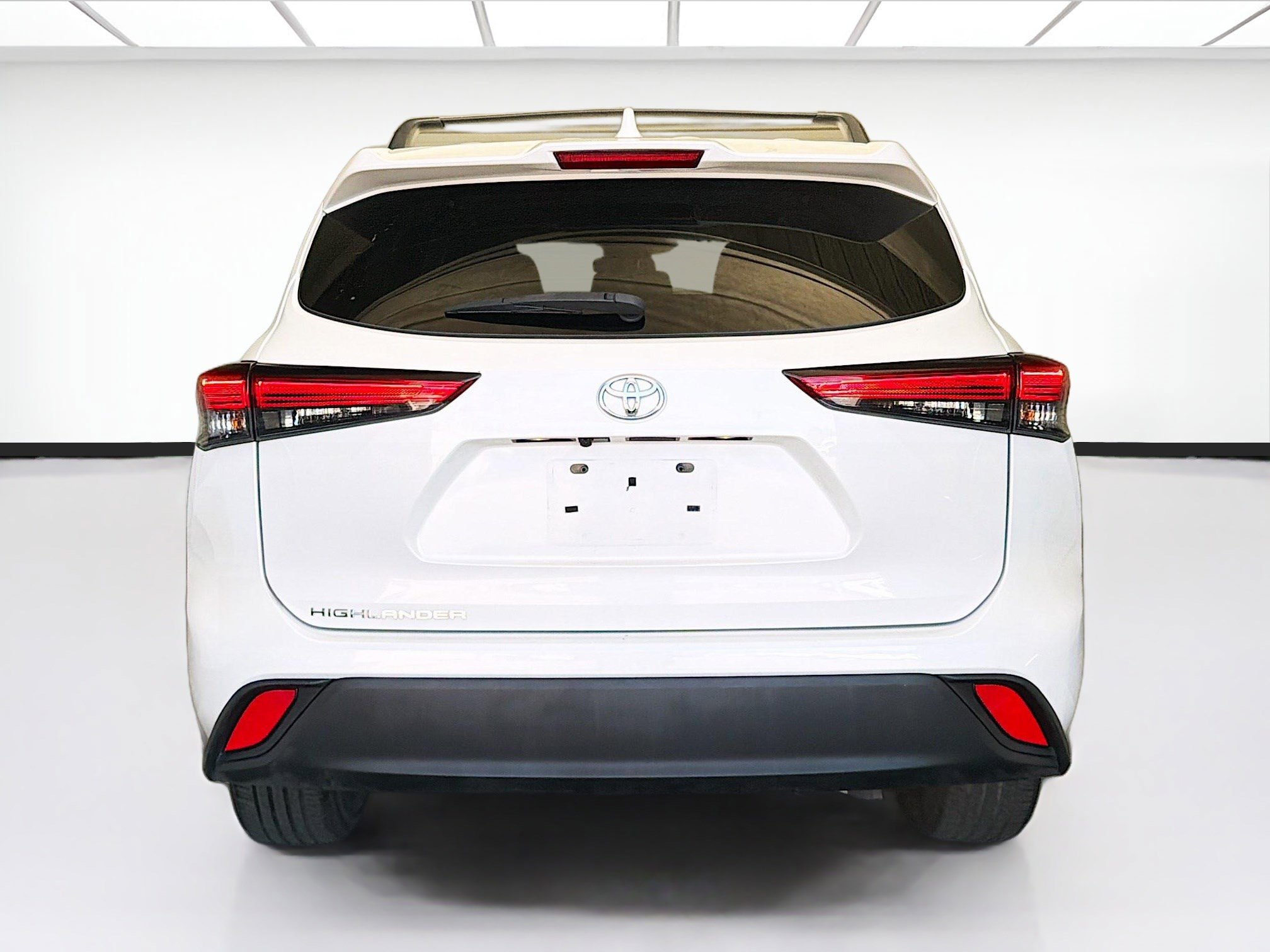 Used 2021 Toyota Highlander L image 5