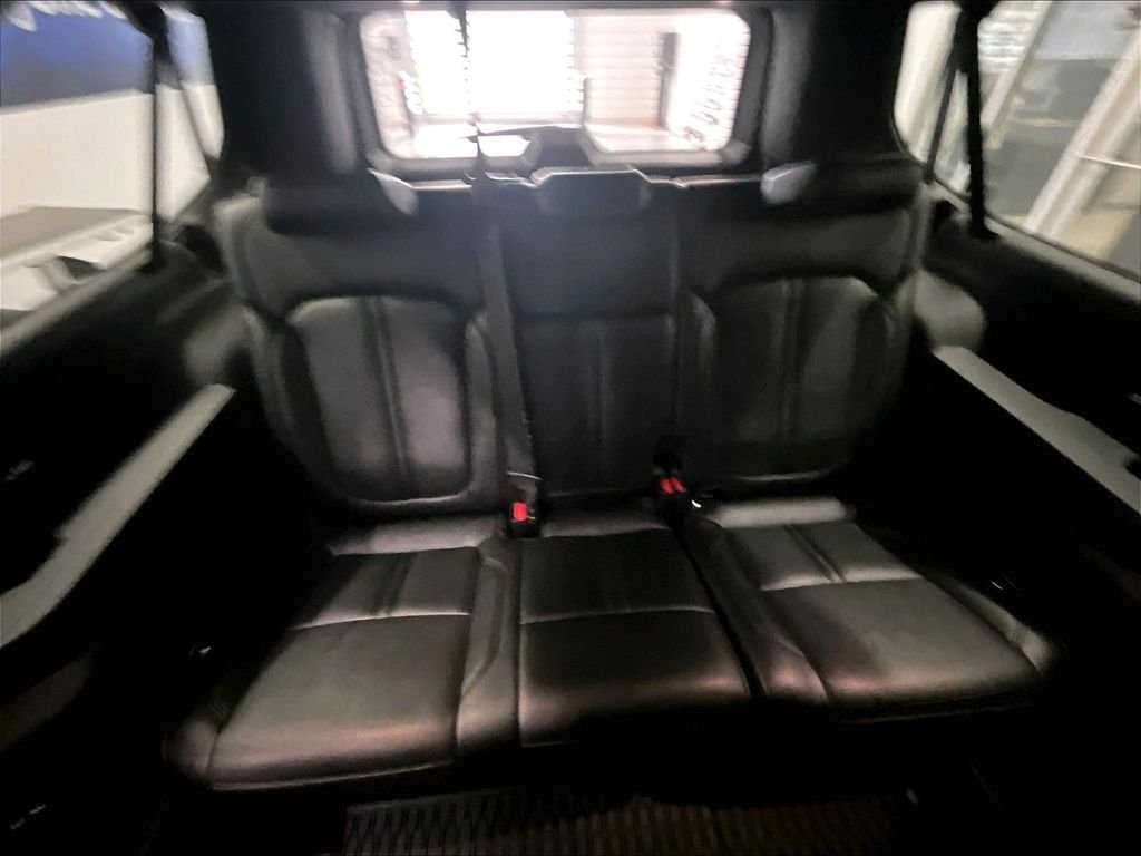 Used 2024 Jeep Wagoneer L Series III w/ Flexible Seating Group AWD/4WD image 17