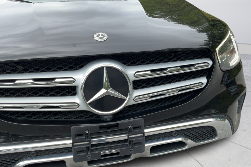 Used 2020 Mercedes-Benz GLC 300 4MATIC w/ Parking Assistance Package image 27