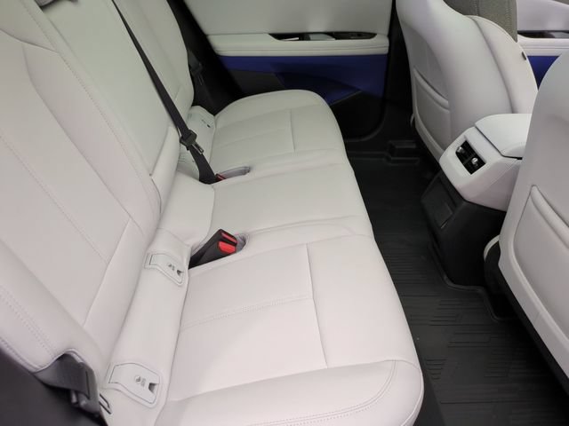 New 2027 Cadillac Optiq Luxury w/ LPO, Floor Liner Package AWD/4WD image 26