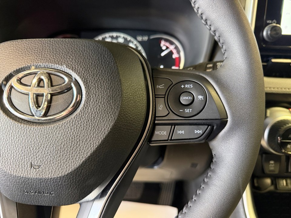 Used 2025 Toyota RAV4 XLE w/ Convenience Package AWD/4WD image 23