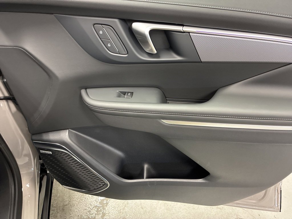 New 2026 Buick Enclave Sport Touring w/ Power Package image 9