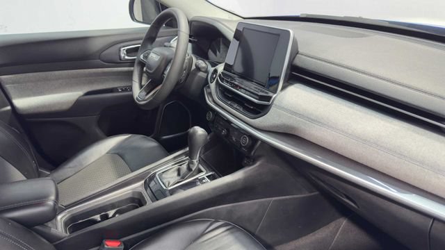 Used 2022 Jeep Compass Latitude FWD image 13
