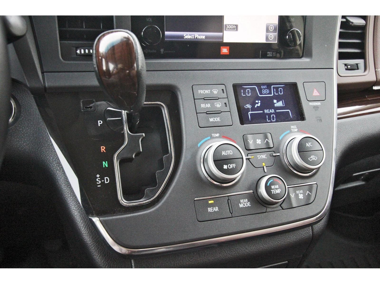 Used 2015 Toyota Sienna Limited Premium FWD image 27