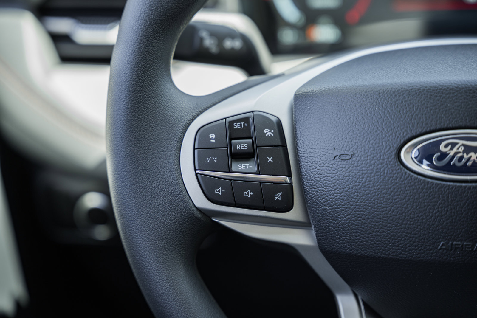 New 2026 Ford Explorer Active RWD image 28