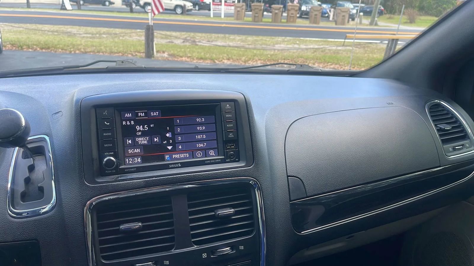 Used 2018 Dodge Grand Caravan SXT image 16