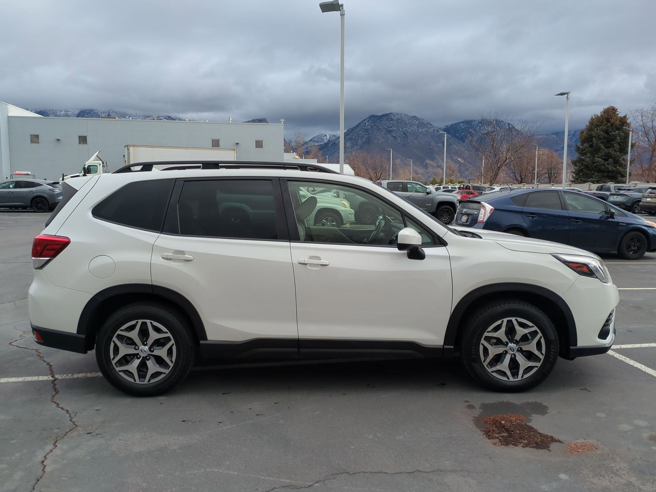 Used 2022 Subaru Forester Premium image 2
