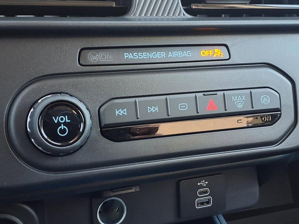 New 2025 Ford Maverick XLT w/ XLT Luxury Package image 9