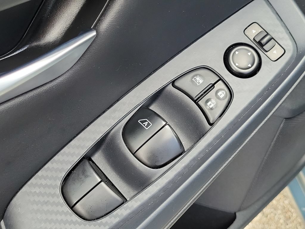 Used 2024 Nissan Sentra SV FWD image 17