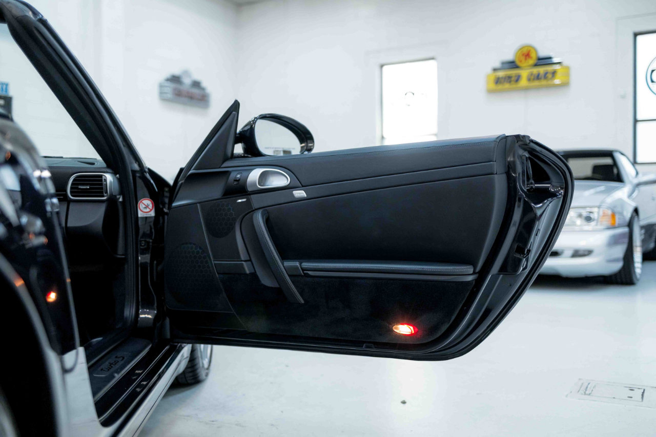 Used 2011 Porsche 911 Turbo S image 42