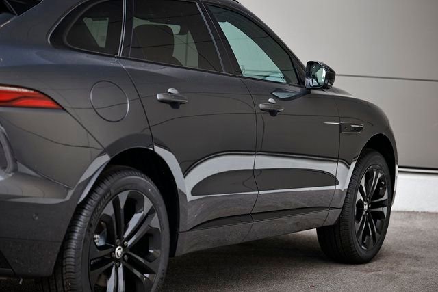 New 2026 Jaguar F-PACE R-Dynamic S image 11