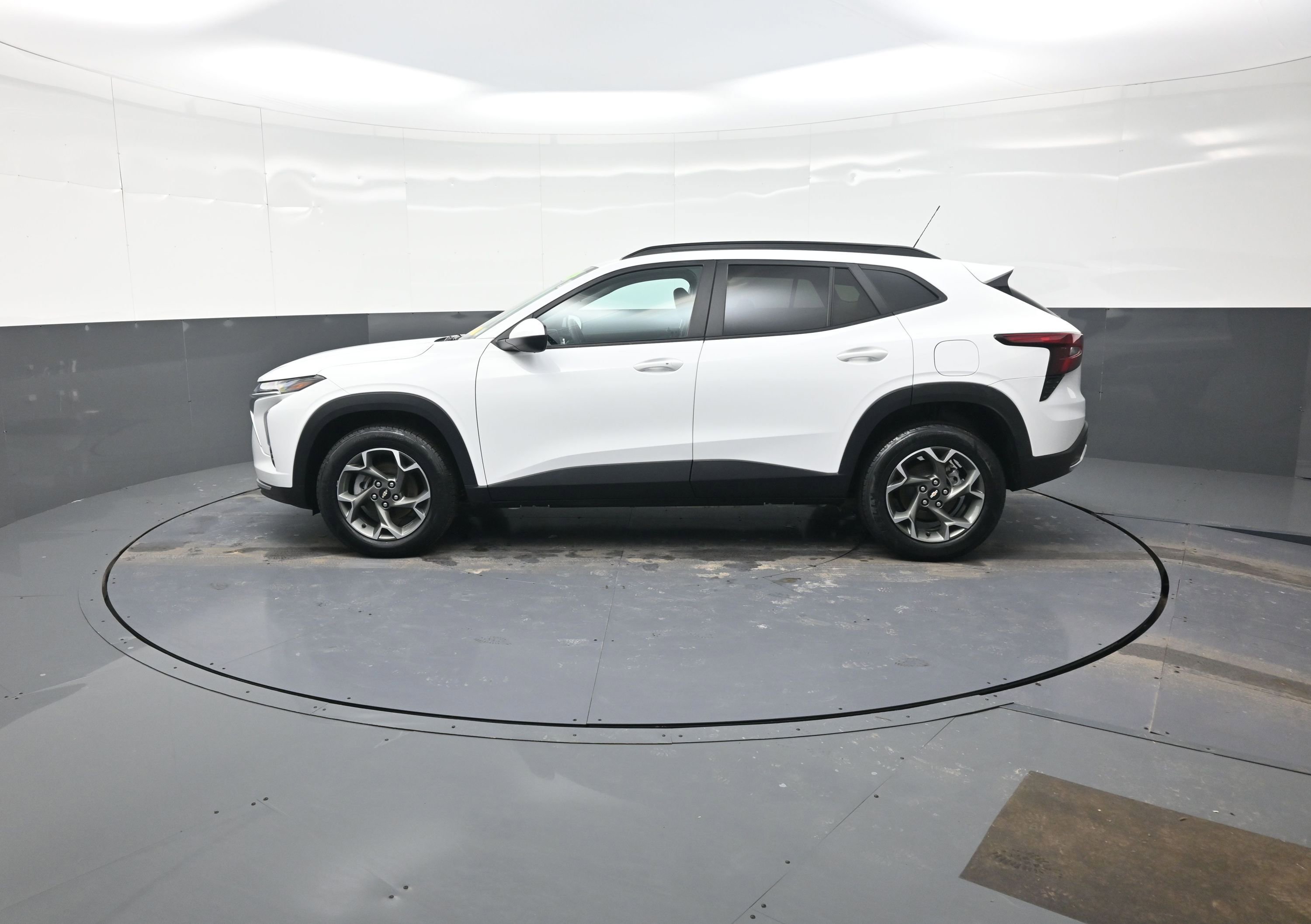 Used 2024 Chevrolet Trax LT w/ Driver Confidence Package image 6