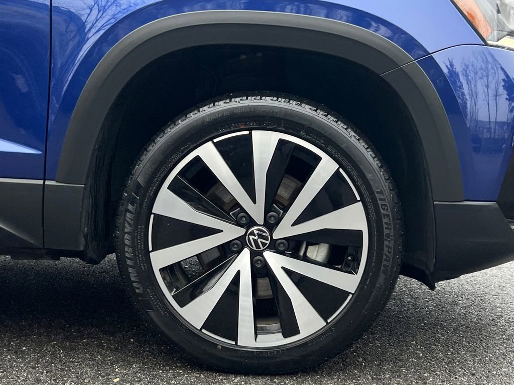 Used 2024 Volkswagen Taos SE image 8