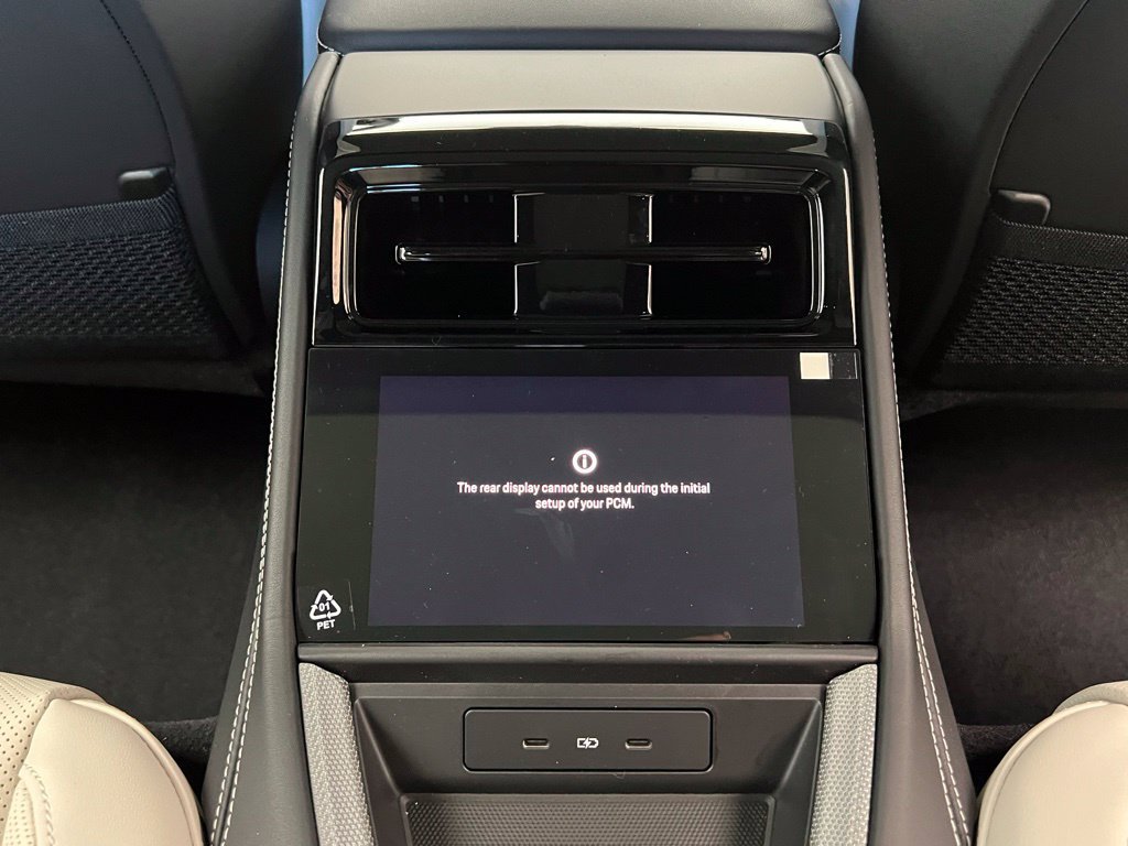 Used 2026 Porsche Panamera RWD image 17