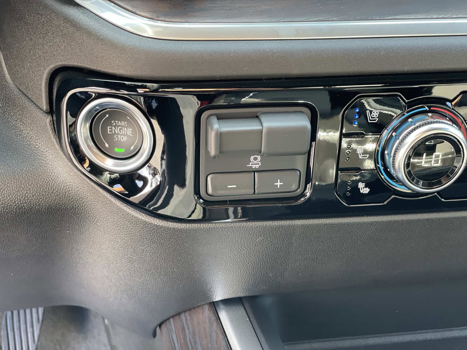 New 2025 GMC Sierra 2500 SLT w/ SLT Premium Package image 15