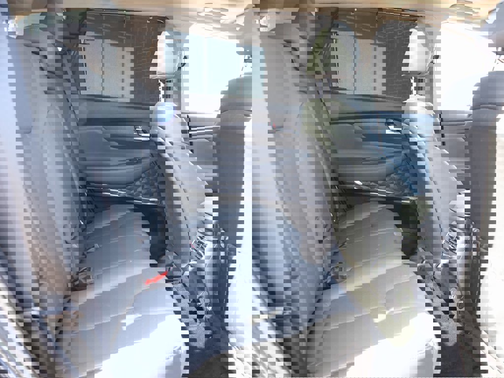 Used 2023 Hyundai Santa Fe SEL w/ Premium Package image 13