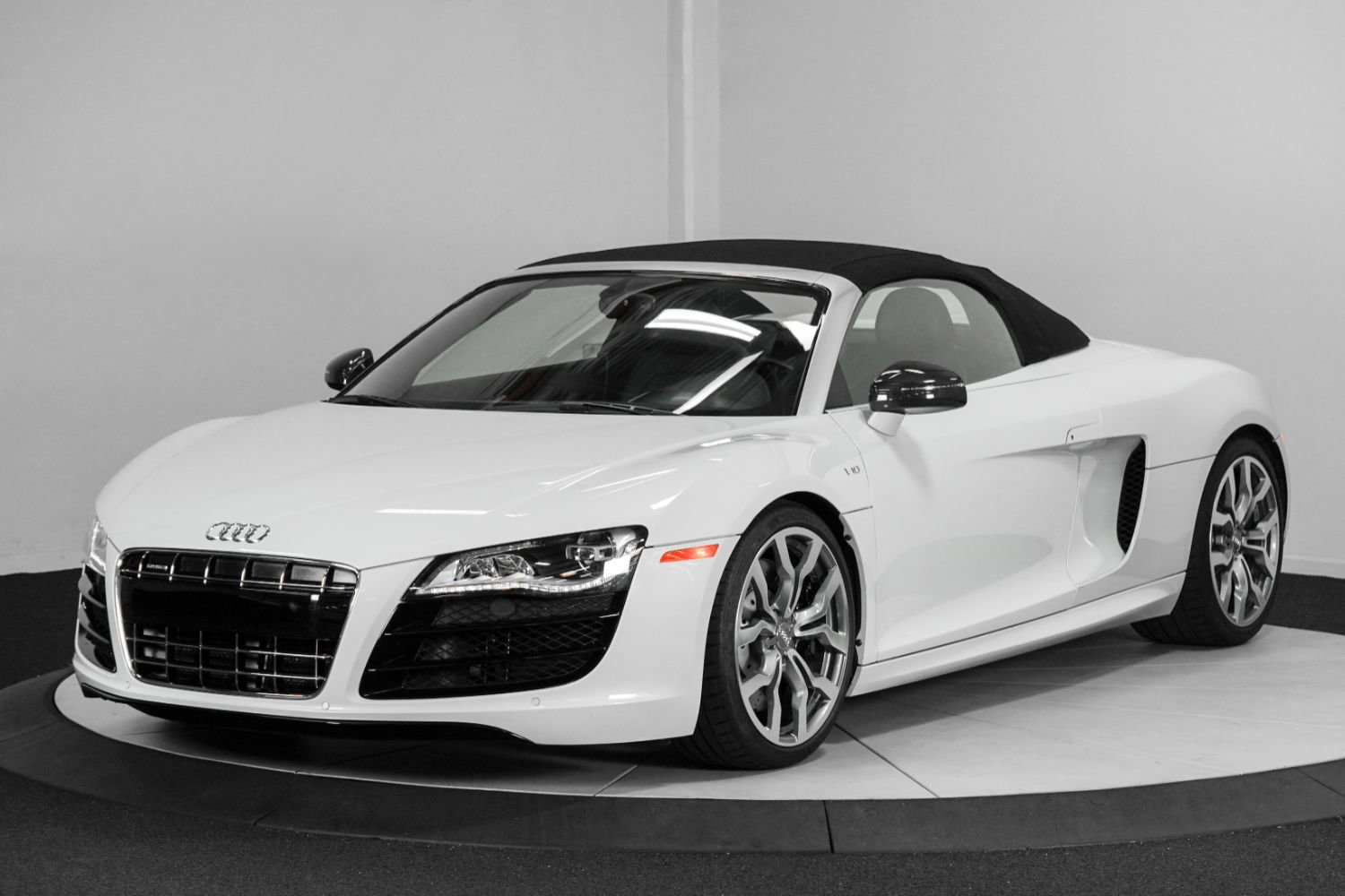 Used 2012 Audi R8 V10 image 5