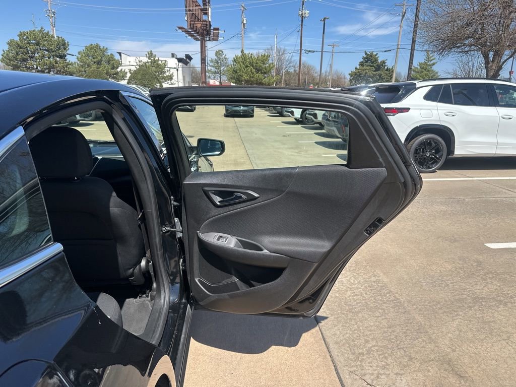 Used 2024 Chevrolet Malibu LT image 17