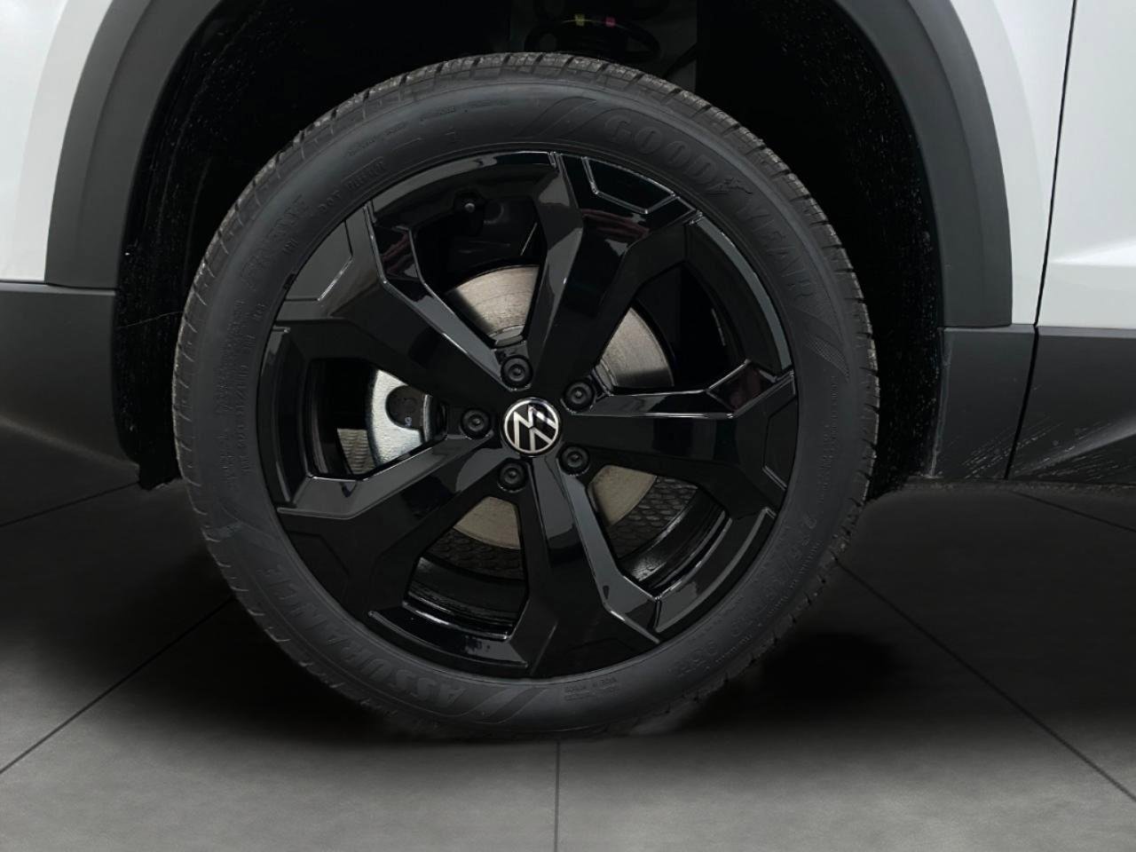 New 2026 Volkswagen Taos SE AWD/4WD image 41