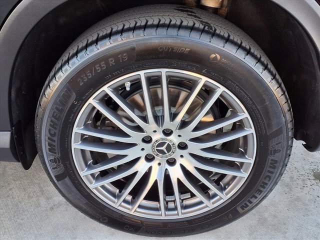 Used 2025 Mercedes-Benz GLC 300 image 24