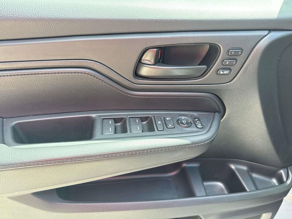 Used 2025 Honda Odyssey Sport-L image 22