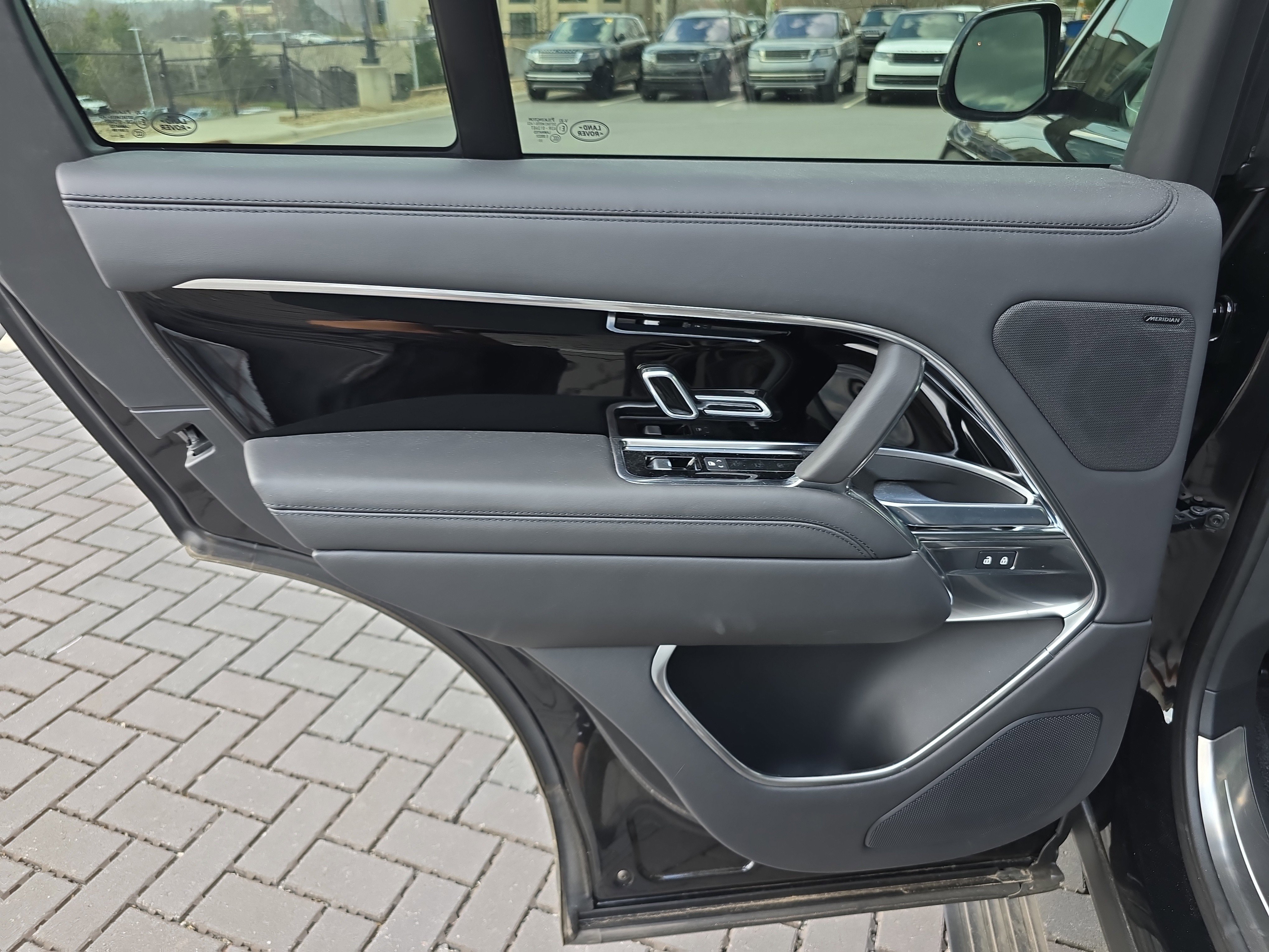 Certified 2023 Land Rover Range Rover SE image 14