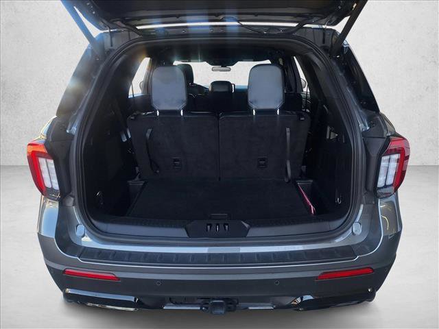 Used 2025 Ford Explorer ST-Line w/ ST-Line Street Pack image 17