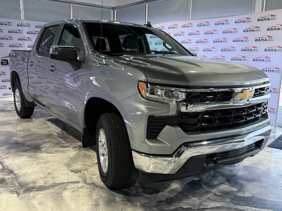 Used 2025 Chevrolet Silverado 1500 LT AWD/4WD image 9