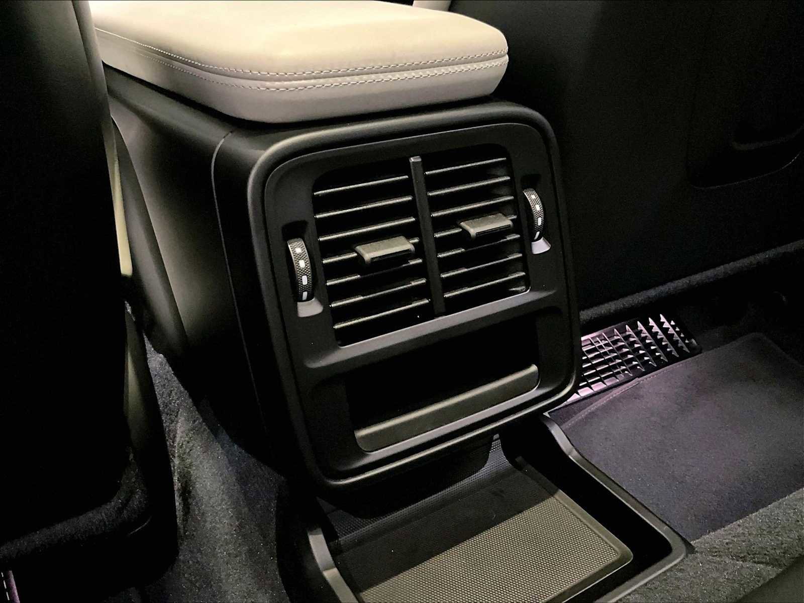 Used 2022 Porsche Taycan 4S image 30