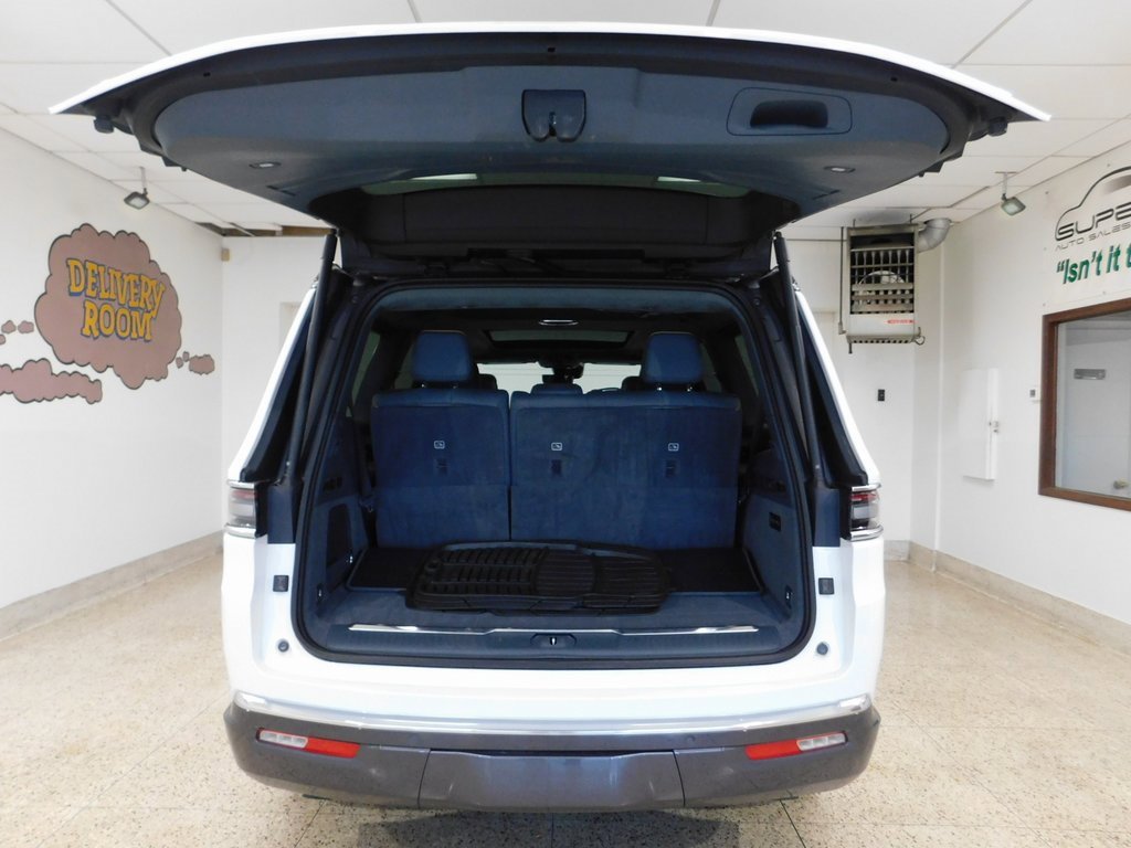 Used 2022 Jeep Grand Wagoneer Series II w/ Convenience Group III image 88