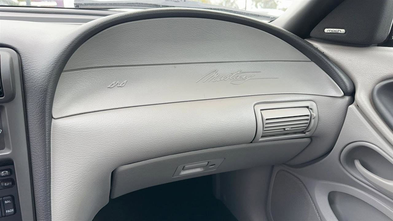 Used 2003 Ford Mustang Convertible image 35