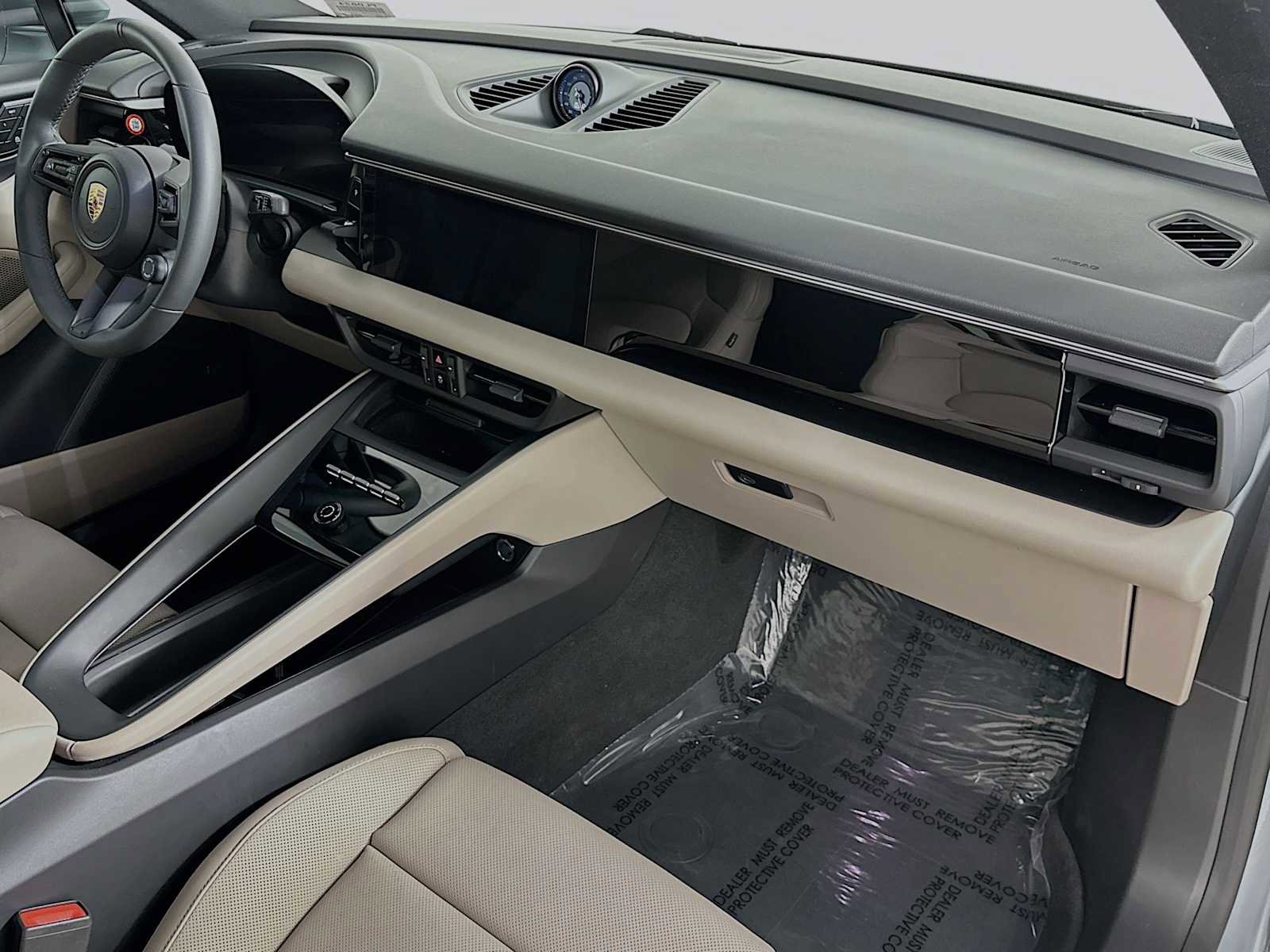 Certified 2025 Porsche Macan 4S Electric image 31