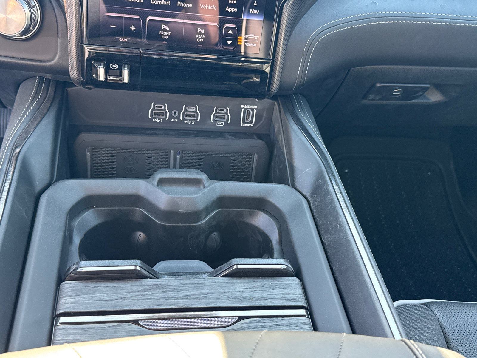 New 2025 RAM 1500 Limited AWD/4WD image 15