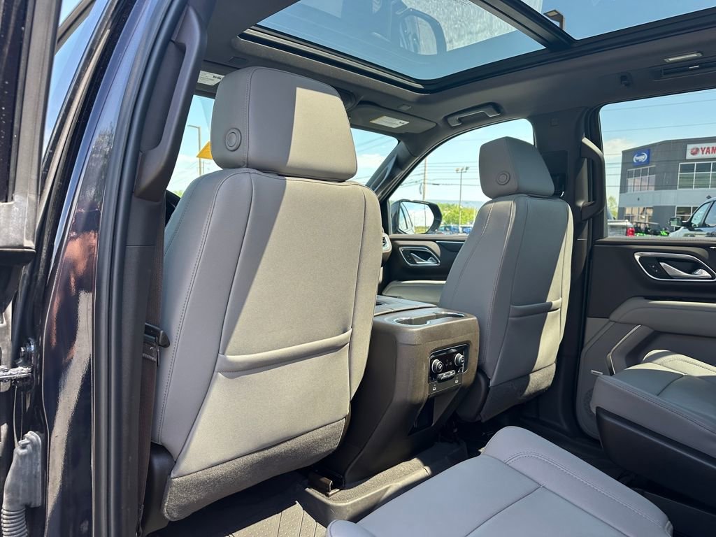 Certified 2023 Chevrolet Tahoe Z71 w/ Luxury Package AWD/4WD image 12