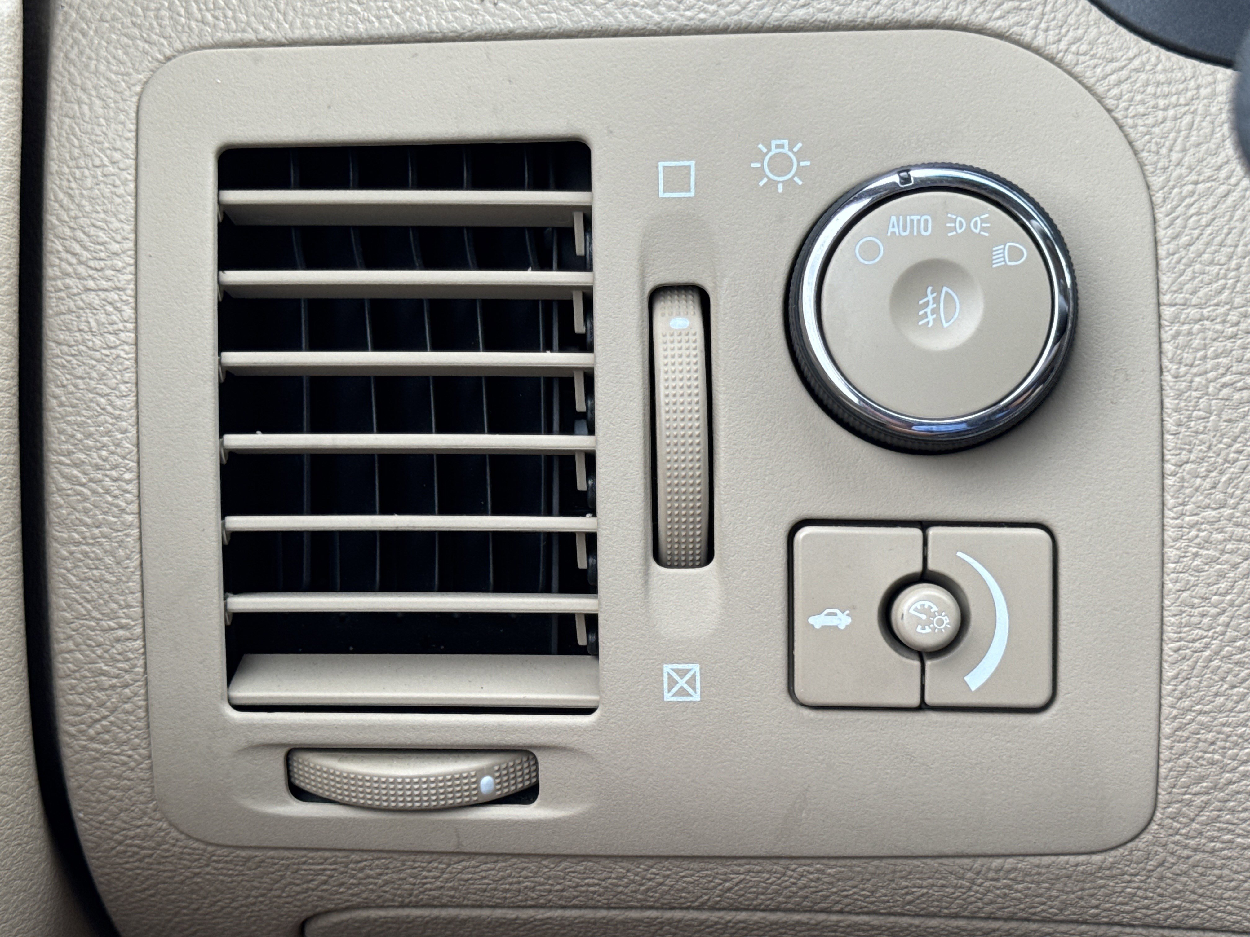 Used 2006 Cadillac DTS image 18