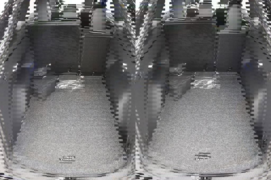 Used 2024 Volkswagen Atlas Cross Sport SEL Premium R-Line image 32