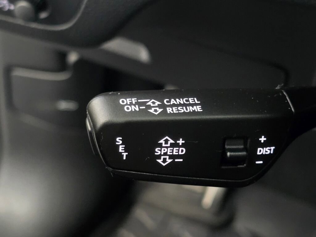 Used 2025 Audi SQ5 Premium Plus w/ Premium Plus Package image 45