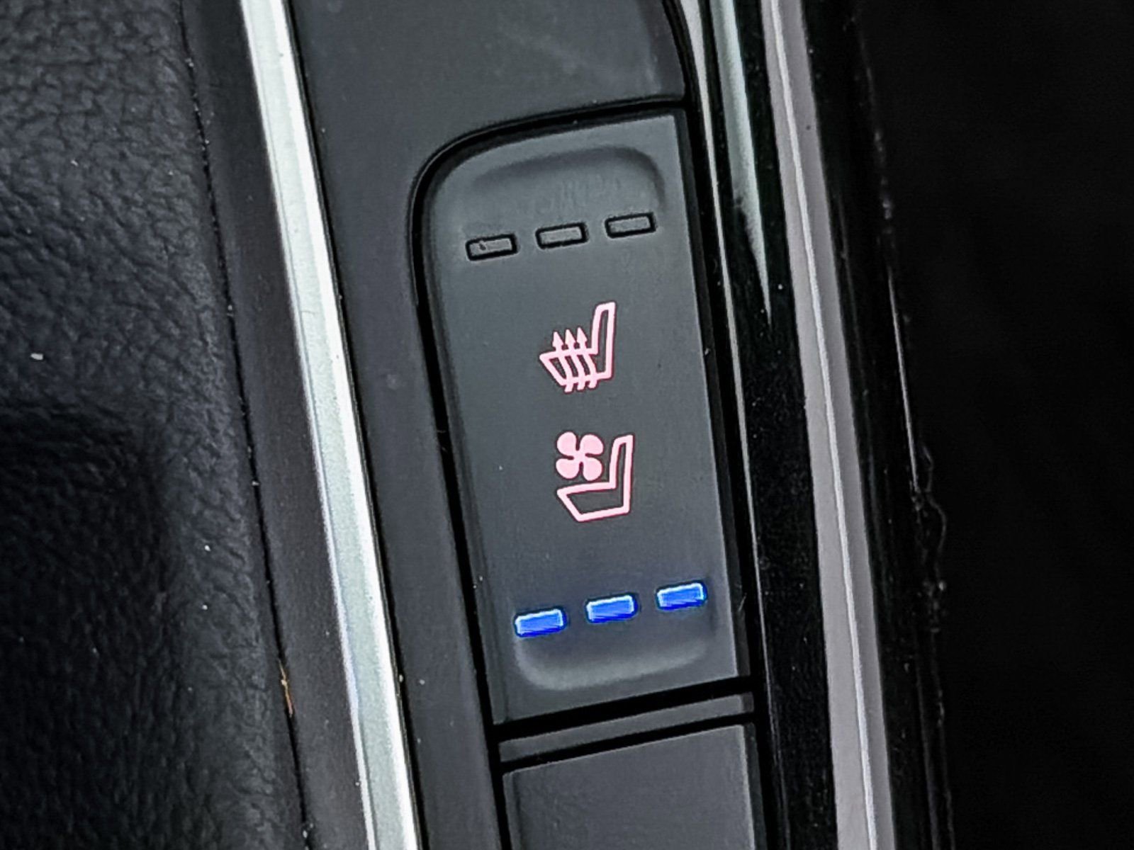 Used 2023 Kia Forte GT-Line w/ GT-Line Premium Package image 8