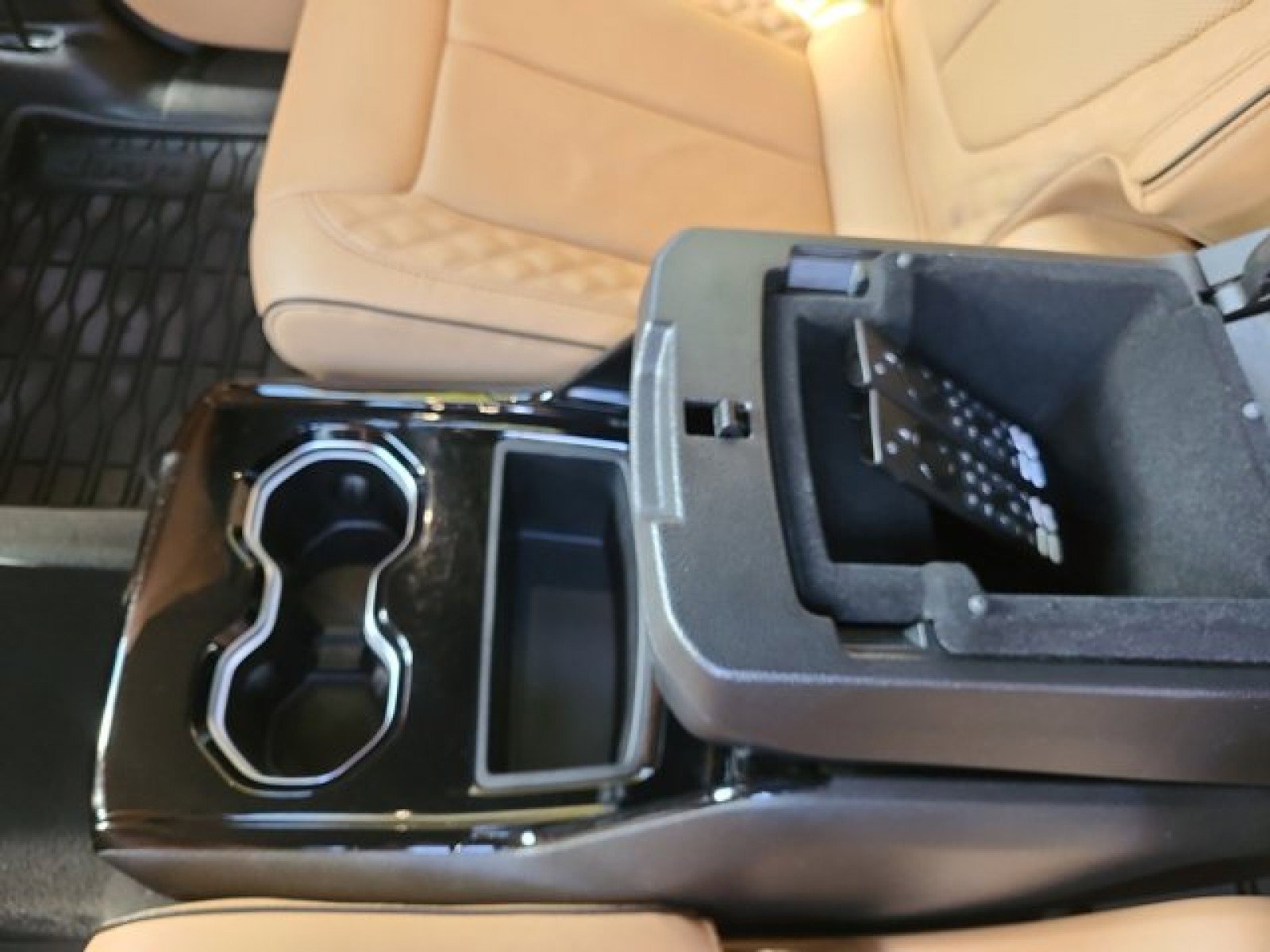 Used 2024 Jeep Grand Cherokee L Summit image 37