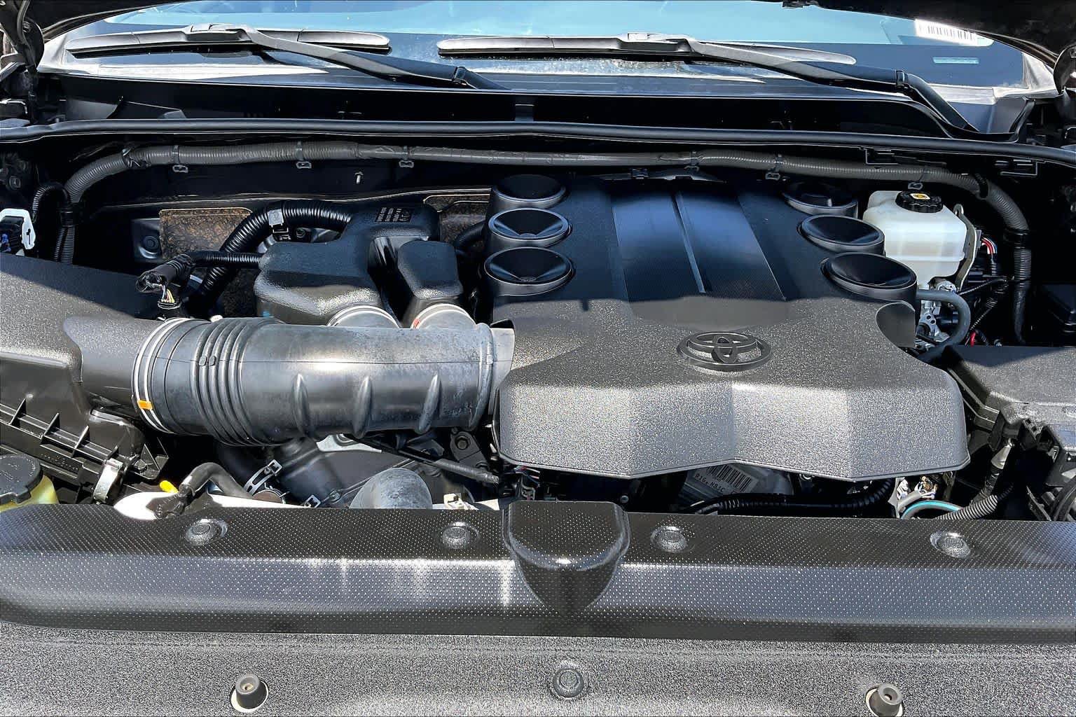 Used 2021 Toyota 4Runner Limited AWD/4WD image 61