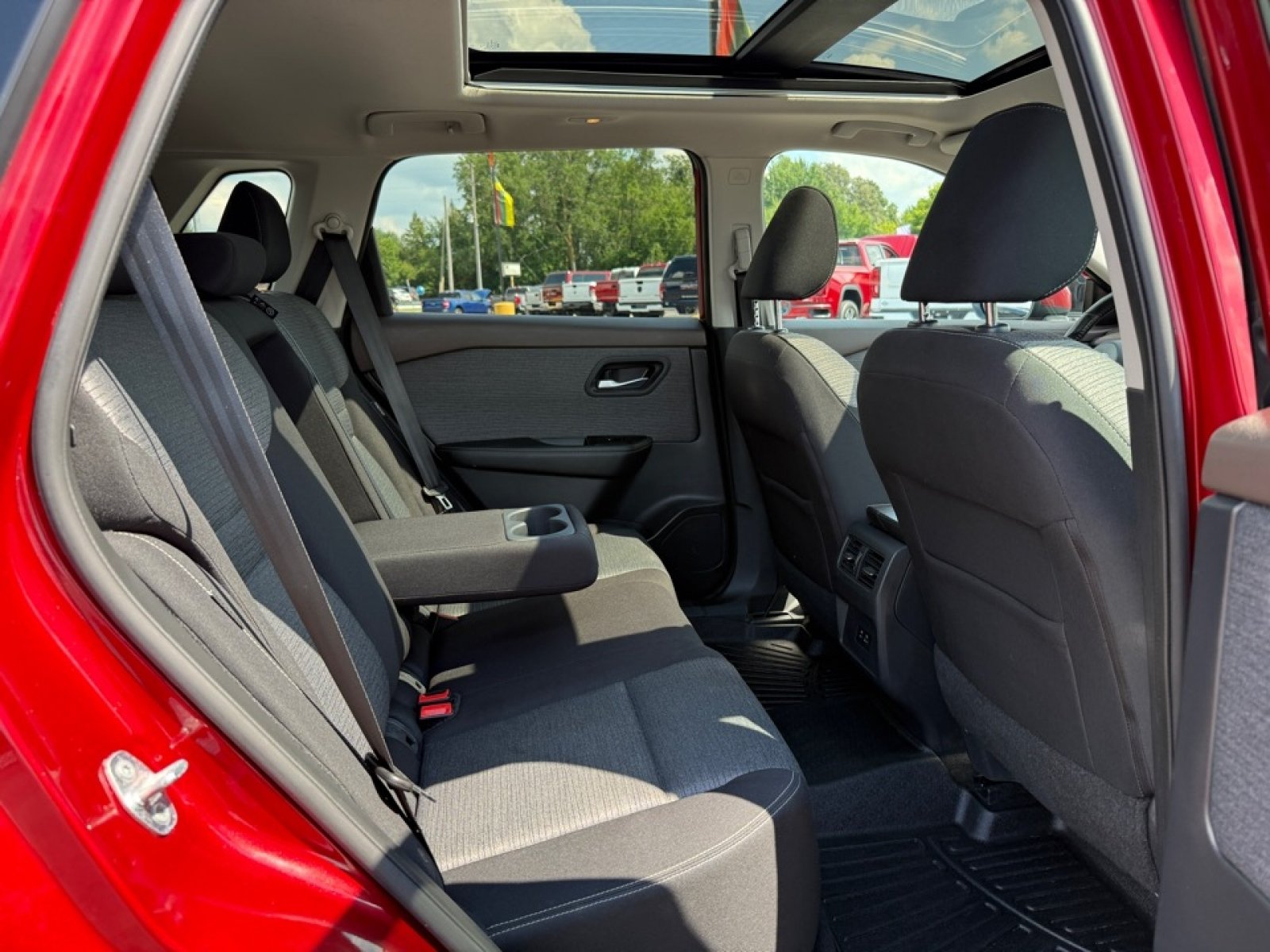 Used 2021 Nissan Rogue SV FWD image 25
