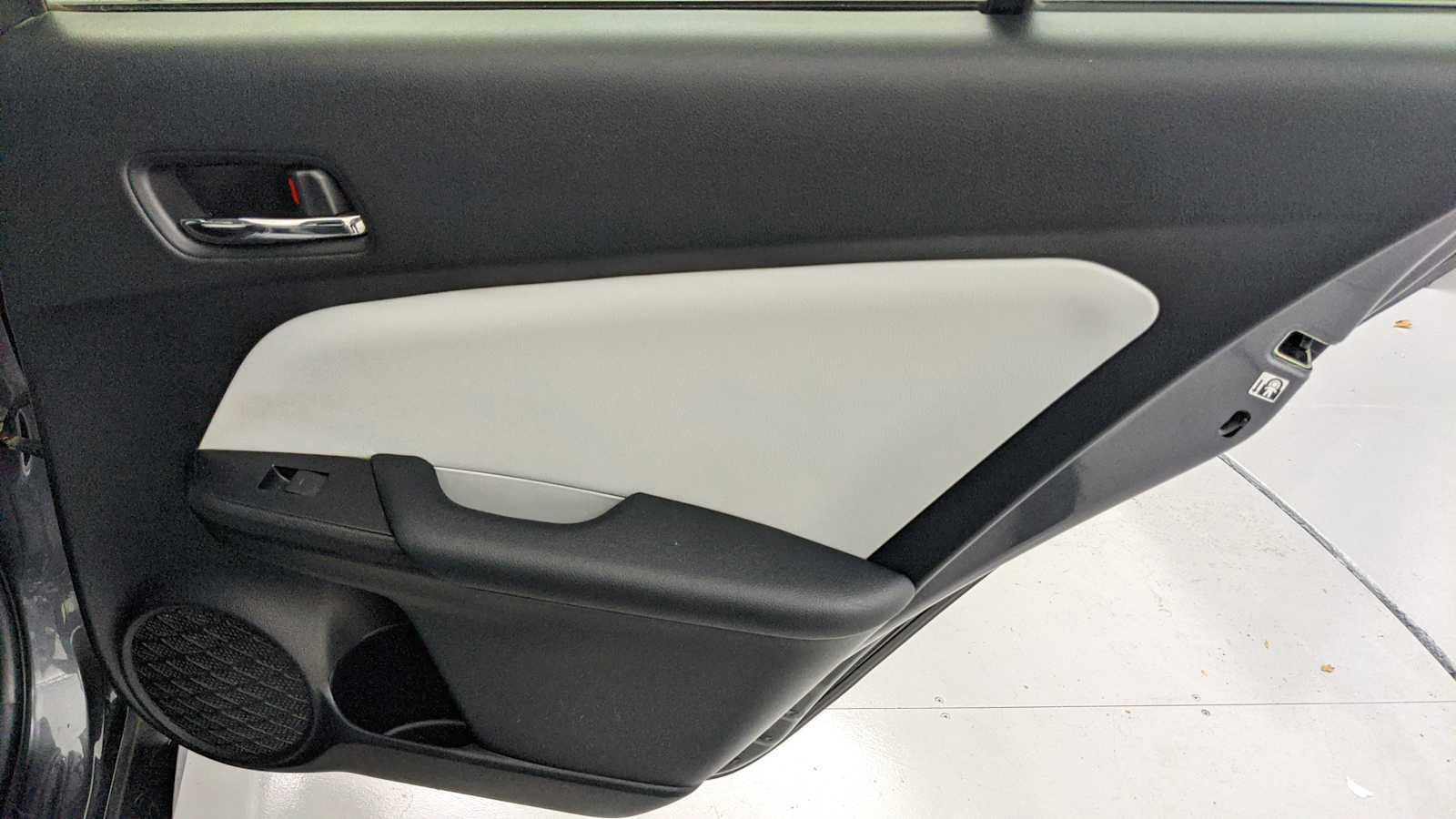 Used 2020 Toyota Prius XLE image 26