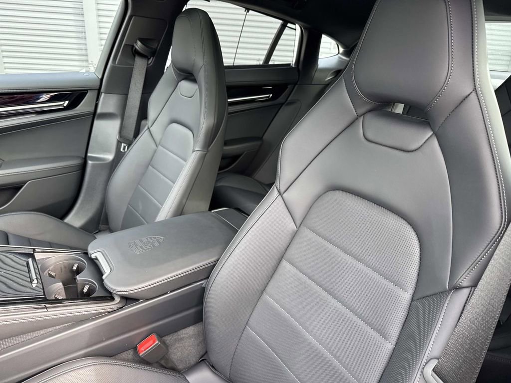 New 2026 Porsche Panamera 4 image 5