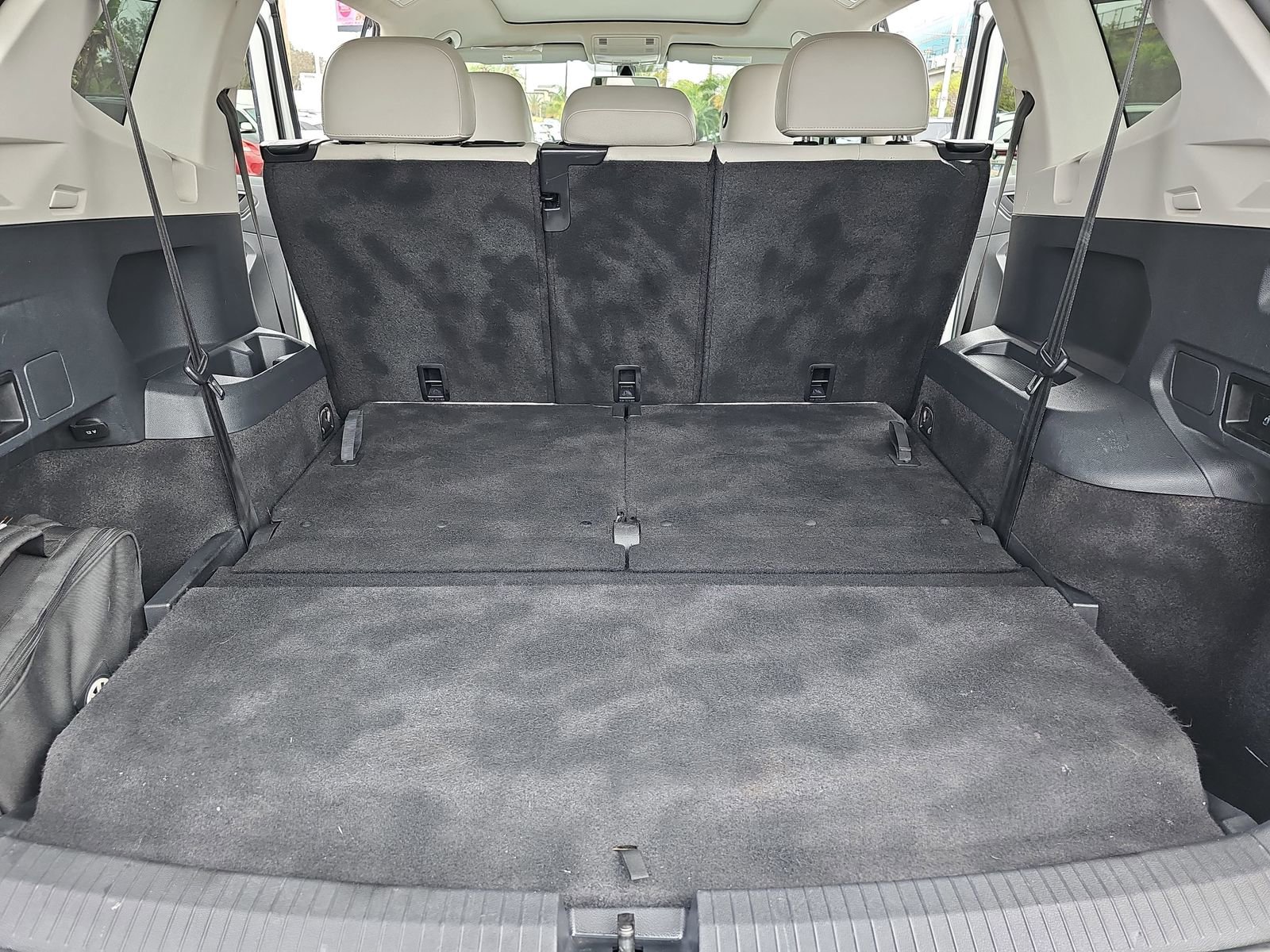 Used 2019 Volkswagen Tiguan SE w/ Panoramic Sunroof Package image 14