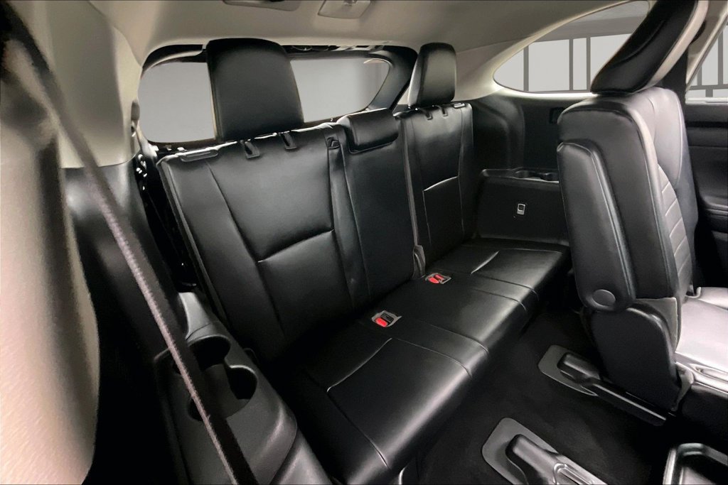 Used 2021 Toyota Highlander XLE FWD image 26